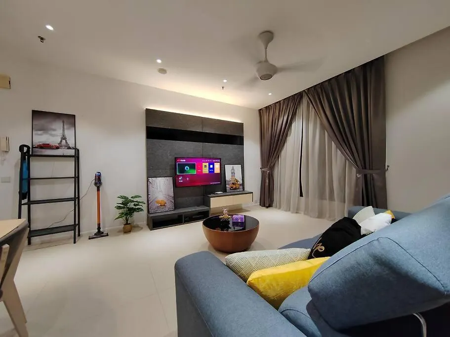 Mont Kiara Main Street Walking Distance Suwnay 163 1 Bedroom Balcony 1-3Pax